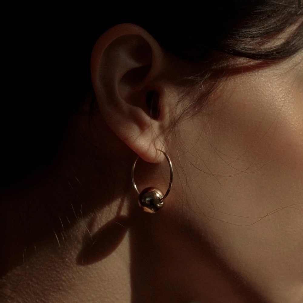 LISBETH
Saffron Hoops (20mm, Sterling silver)